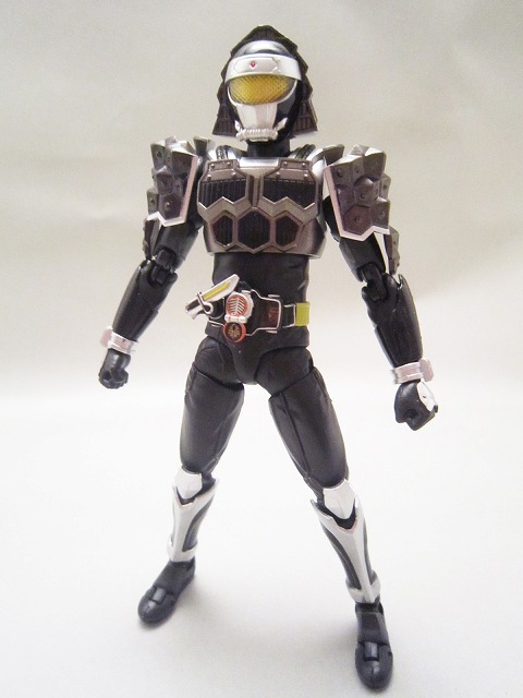 S.H.フィギュアーツ　仮面ライダー黒影　マツボックリアームズ