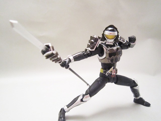 S.H.フィギュアーツ　仮面ライダー黒影　マツボックリアームズ