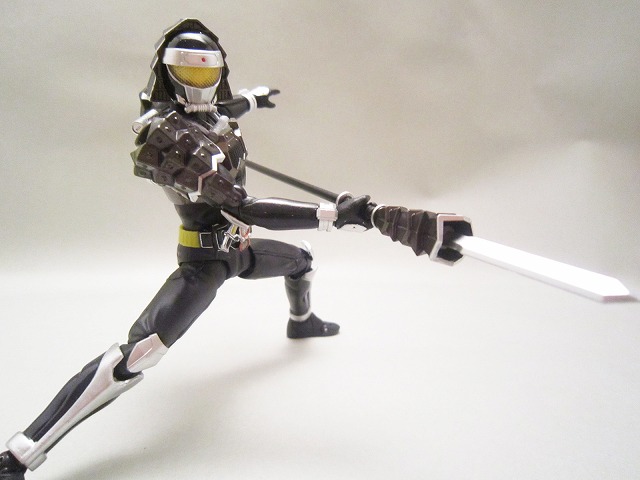 S.H.フィギュアーツ　仮面ライダー黒影　マツボックリアームズ