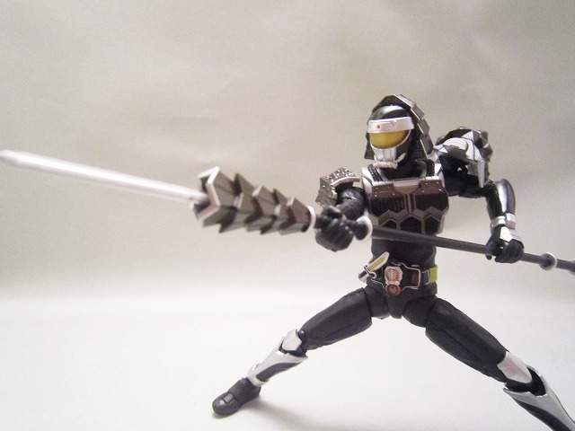 S.H.フィギュアーツ　仮面ライダー黒影　マツボックリアームズ