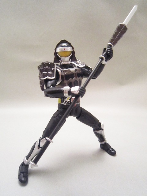 S.H.フィギュアーツ　仮面ライダー黒影　マツボックリアームズ