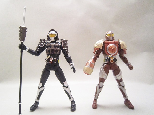 S.H.フィギュアーツ　仮面ライダー黒影　マツボックリアームズ