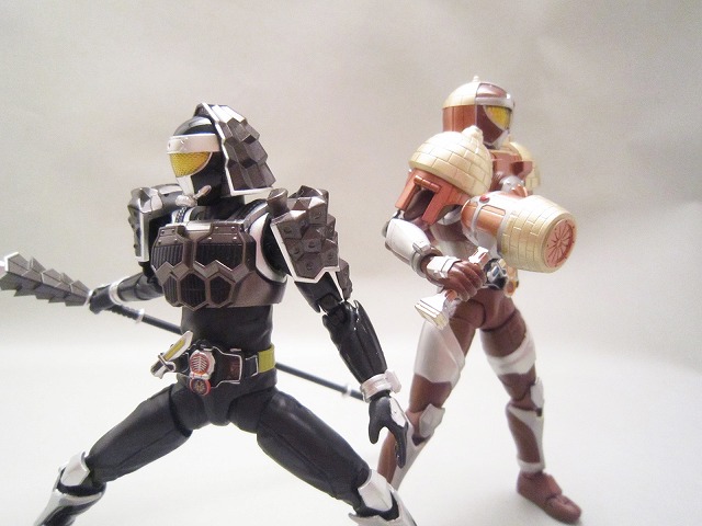 S.H.フィギュアーツ　仮面ライダー黒影　マツボックリアームズ