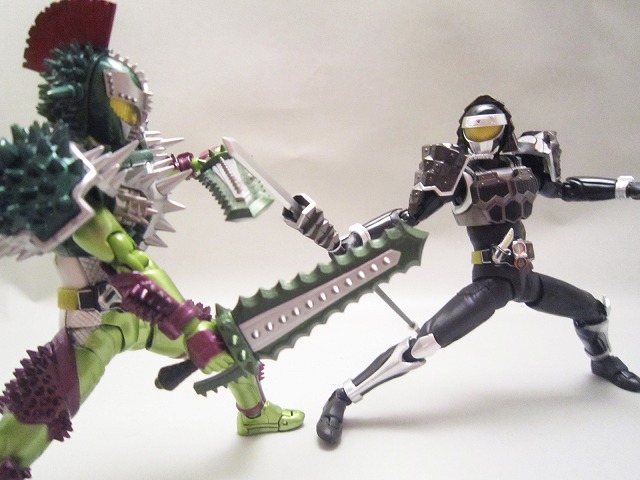 S.H.フィギュアーツ　仮面ライダー黒影　マツボックリアームズ