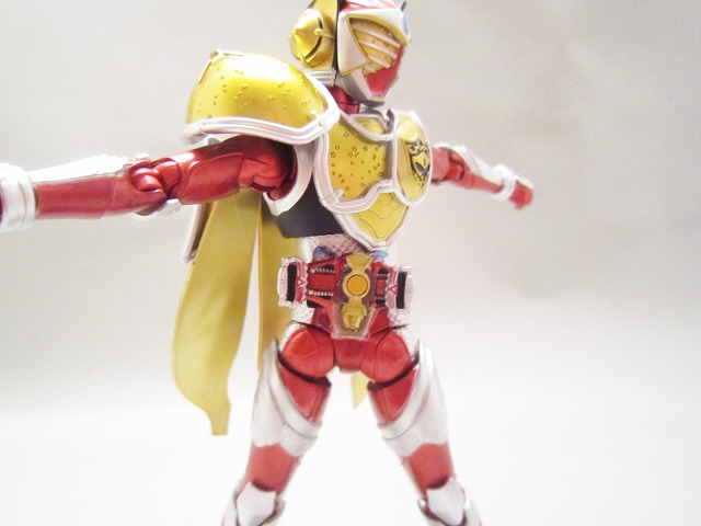 S.H.フィギュアーツ　仮面ライダーバロン　レモンエナジーアームズ