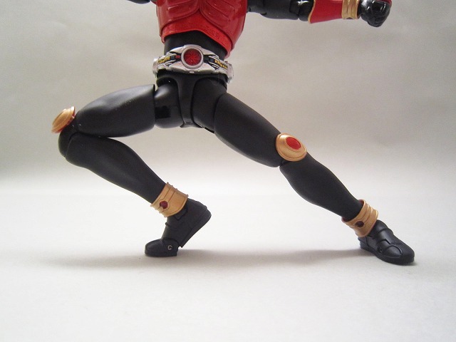 S.H.フィギュアーツ　仮面ライダークウガ　マイティフォーム　真骨彫