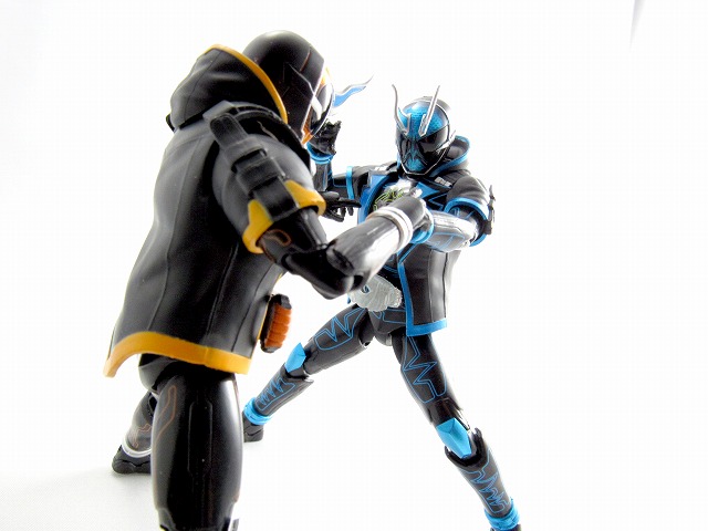 S.H.フィギュアーツ　仮面ライダースペクター　レビュー 