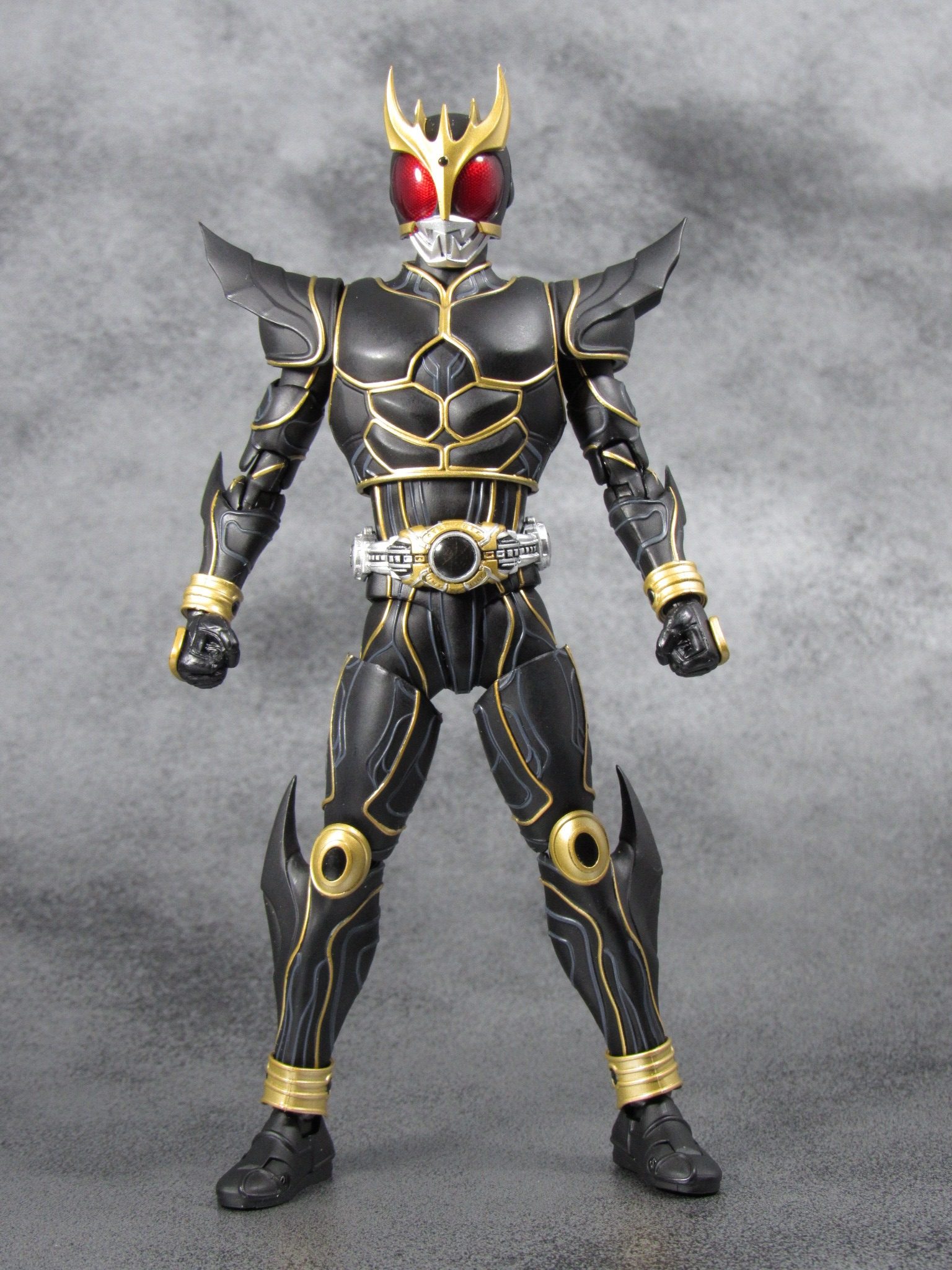 S.H.フィギュアーツ 仮面ライダークウガ　アルティメットフォーム　真骨彫製法　レビュー