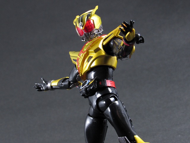 S.H.フィギュアーツ　仮面ライダーゴルドドライブ　レビュー  