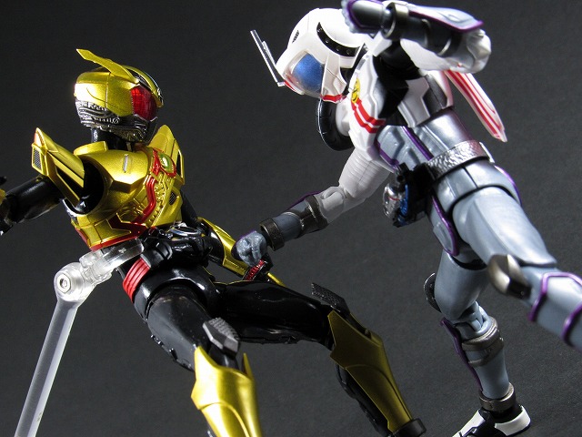 S.H.フィギュアーツ　仮面ライダーゴルドドライブ　レビュー 