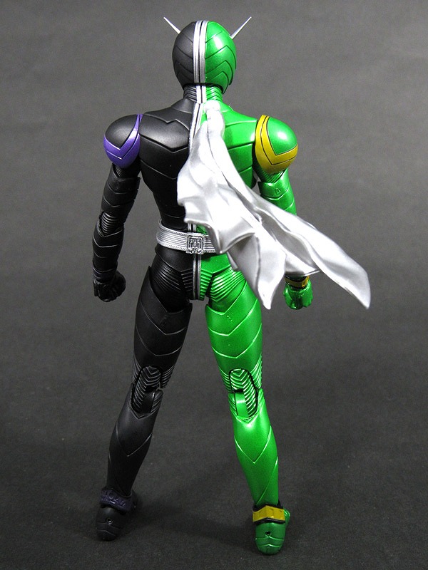 S.H.フィギュアーツ 仮面ライダーW　サイクロンジョーカー　真骨彫製法　レビュー レビュー