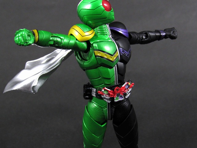 S.H.フィギュアーツ 仮面ライダーW　サイクロンジョーカー　真骨彫製法　レビュー