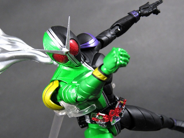 S.H.フィギュアーツ 仮面ライダーW　サイクロンジョーカー　真骨彫製法　レビュー 