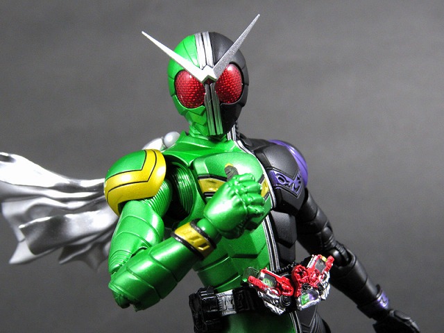 S.H.フィギュアーツ 仮面ライダーW　サイクロンジョーカー　真骨彫製法　レビュー 