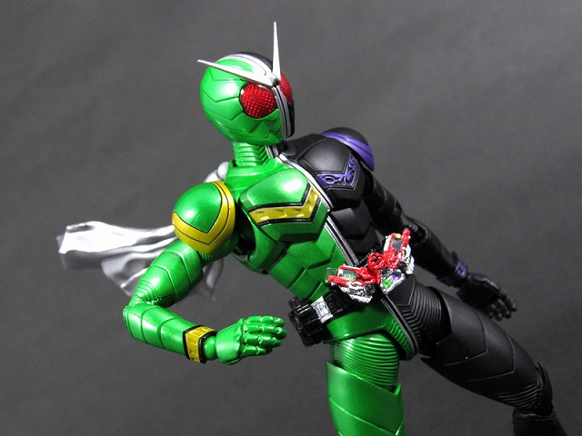 S.H.フィギュアーツ 仮面ライダーW　サイクロンジョーカー　真骨彫製法　レビュー 