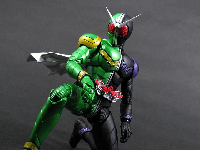 S.H.フィギュアーツ 仮面ライダーW　サイクロンジョーカー　真骨彫製法　レビュー 