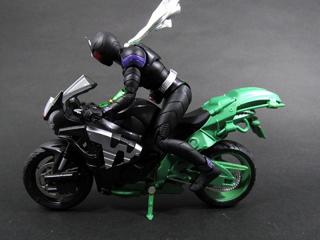 S.H.フィギュアーツ 仮面ライダーW　サイクロンジョーカー　真骨彫製法　レビュー