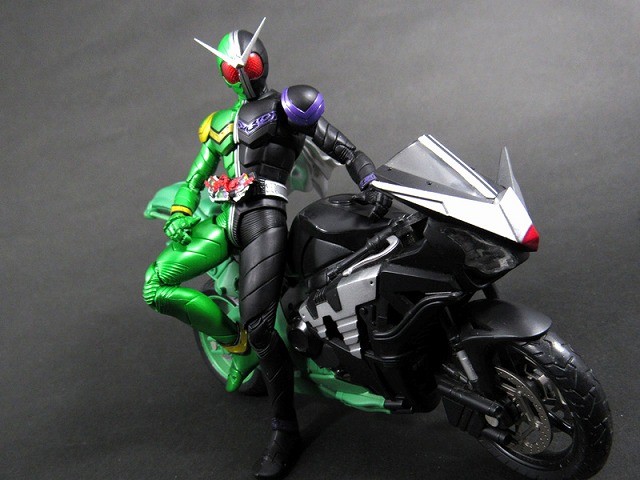 S.H.フィギュアーツ 仮面ライダーW　サイクロンジョーカー　真骨彫製法　レビュー 