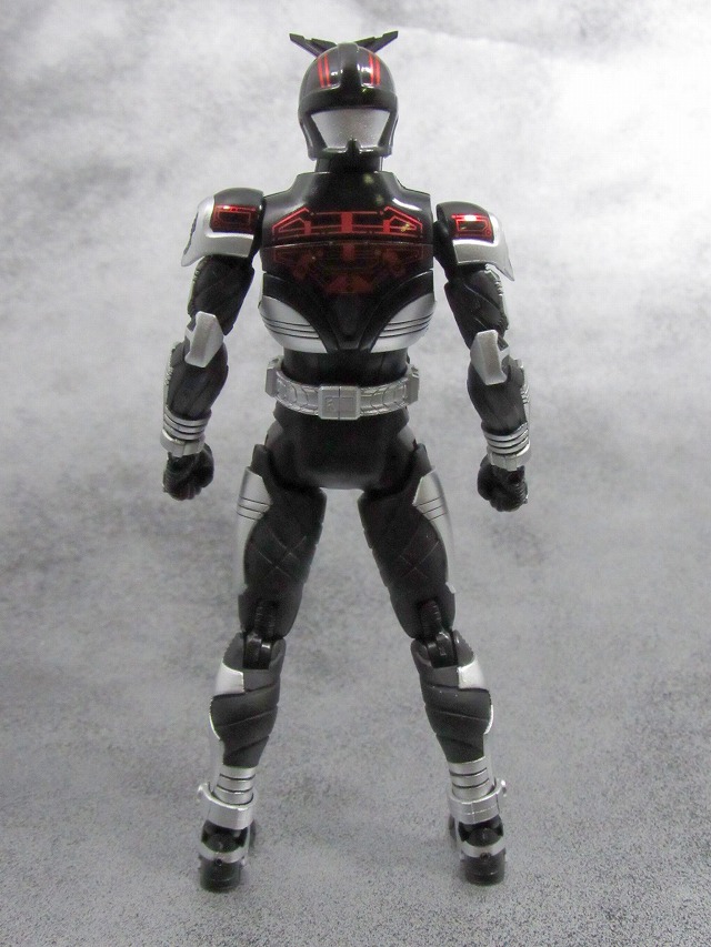 S.H.フィギュアーツ 仮面ライダーダークカブト ライダーフォーム　真骨彫製法　　レビュー レビュー