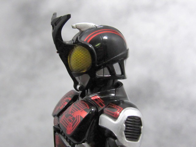S.H.フィギュアーツ 仮面ライダーダークカブト ライダーフォーム　真骨彫製法　　レビュー