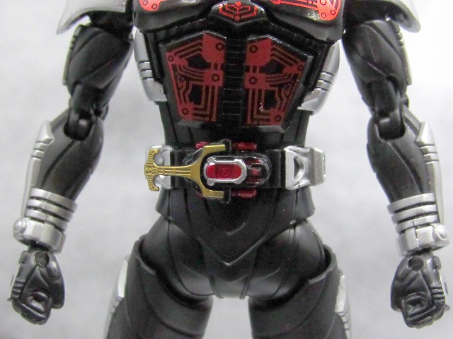 S.H.フィギュアーツ 仮面ライダーダークカブト ライダーフォーム　真骨彫製法　　レビュー