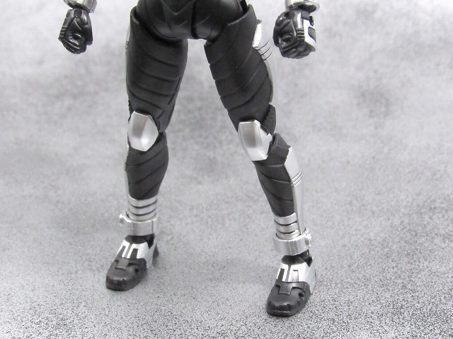 S.H.フィギュアーツ 仮面ライダーダークカブト ライダーフォーム　真骨彫製法　　レビュー
