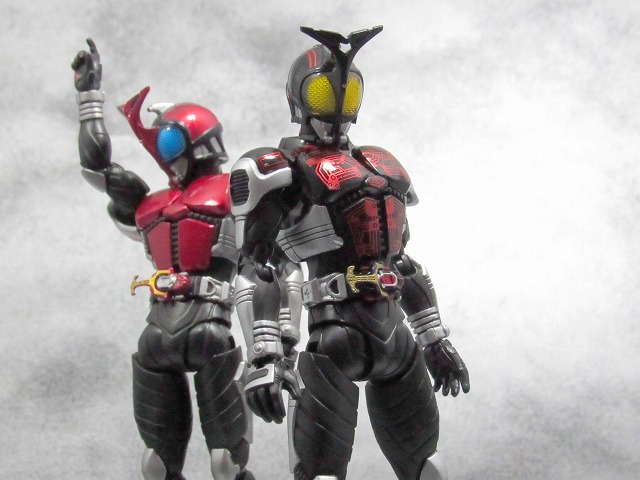 S.H.フィギュアーツ 仮面ライダーダークカブト ライダーフォーム　真骨彫製法　　レビュー