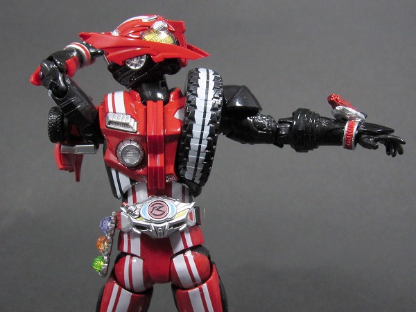 S.H.フィギュアーツ　仮面ライダードライブ タイプトライドロン タイヤカキマゼールセット　レビュー