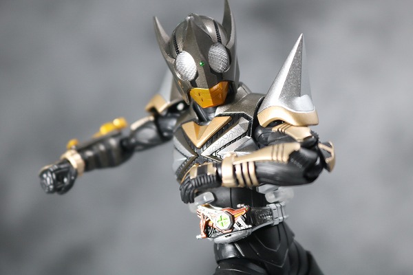 S.H.フィギュアーツ　仮面ライダーパンチホッパー　真骨彫製法　レビュー