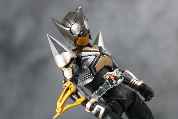 S.H.フィギュアーツ　仮面ライダーパンチホッパー　真骨彫製法　レビュー 