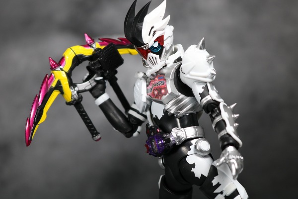 S.H.フィギュアーツ 仮面ライダーゲンム ゾンビゲーマー レベルX レビュー
