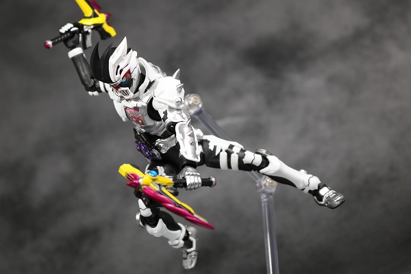 S.H.フィギュアーツ 仮面ライダーゲンム ゾンビゲーマー レベルX レビュー