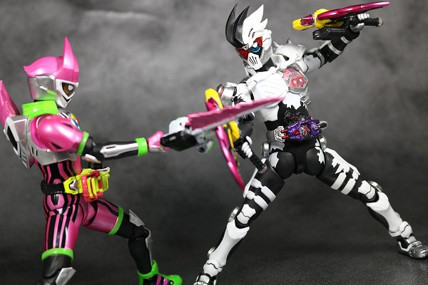 S.H.フィギュアーツ 仮面ライダーゲンム ゾンビゲーマー レベルX レビュー