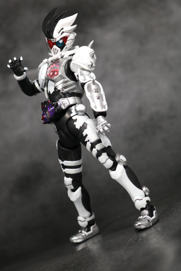 S.H.フィギュアーツ 仮面ライダーゲンム ゾンビゲーマー レベルX レビュー