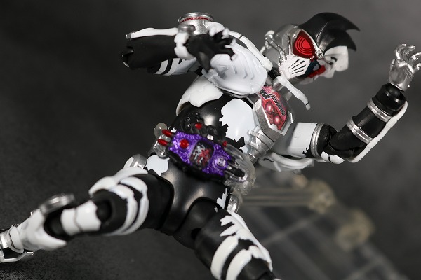 S.H.フィギュアーツ 仮面ライダーゲンム ゾンビゲーマー レベルX レビュー