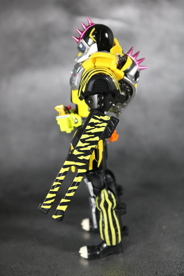 S.H.フィギュアーツ 仮面ライダーレーザー ハンターバイクゲーマ― レベル5 レビュー 全身