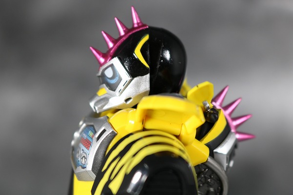 S.H.フィギュアーツ 仮面ライダーレーザー ハンターバイクゲーマ― レベル5 レビュー 全身