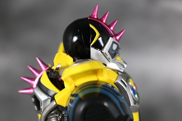 S.H.フィギュアーツ 仮面ライダーレーザー ハンターバイクゲーマ― レベル5 レビュー 全身