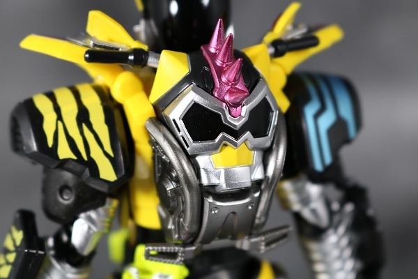 S.H.フィギュアーツ 仮面ライダーレーザー ハンターバイクゲーマ― レベル5 レビュー 全身
