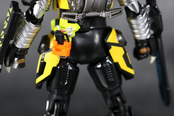 S.H.フィギュアーツ 仮面ライダーレーザー ハンターバイクゲーマ― レベル5 レビュー 全身