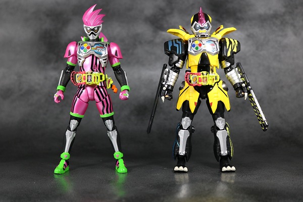 S.H.フィギュアーツ 仮面ライダーレーザー ハンターバイクゲーマ― レベル5 レビュー 全身