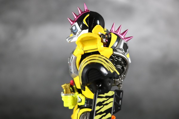 S.H.フィギュアーツ 仮面ライダーレーザー ハンターバイクゲーマ― レベル5 レビュー 可動