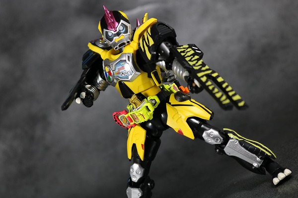 S.H.フィギュアーツ 仮面ライダーレーザー ハンターバイクゲーマ― レベル5 レビュー アクション