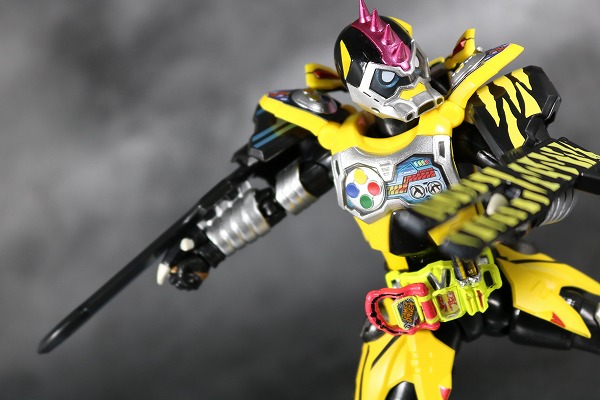 S.H.フィギュアーツ 仮面ライダーレーザー ハンターバイクゲーマ― レベル5 レビュー アクション
