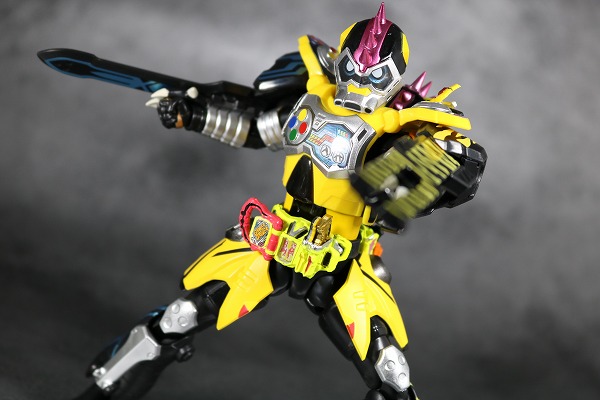 S.H.フィギュアーツ 仮面ライダーレーザー ハンターバイクゲーマ― レベル5 レビュー アクション