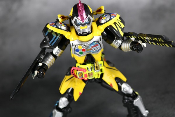 S.H.フィギュアーツ 仮面ライダーレーザー ハンターバイクゲーマ― レベル5 レビュー アクション