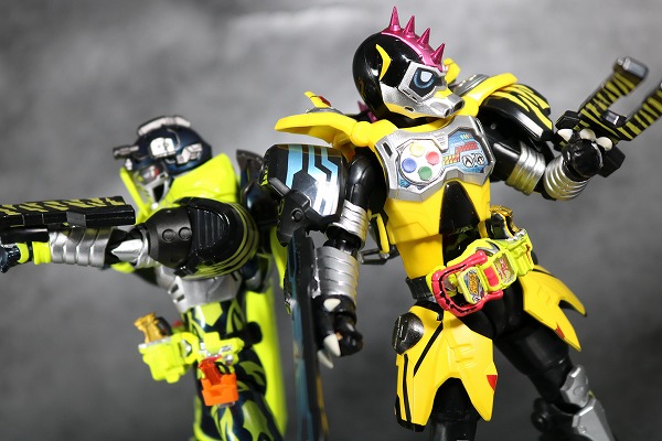 S.H.フィギュアーツ 仮面ライダーレーザー ハンターバイクゲーマ― レベル5 レビュー アクション