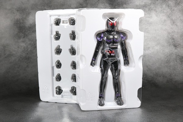 S.H.フィギュアーツ　仮面ライダージョーカー　真骨彫製法　 レビュー　箱　パッケージ