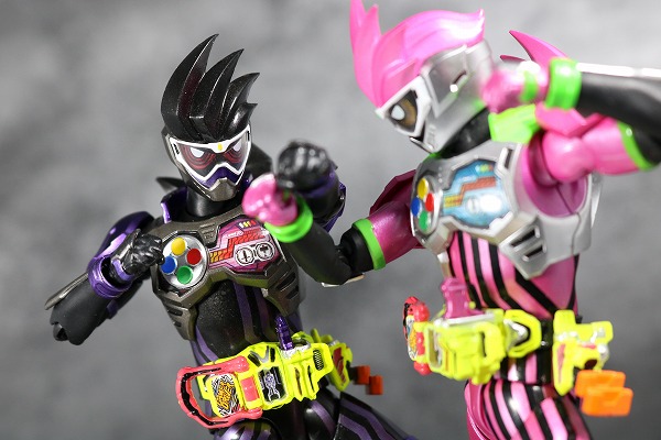 S.H.フィギュアーツ 仮面ライダーゲンム アクションゲーマー レベル2 スポーツゲーマ レビュー アクション