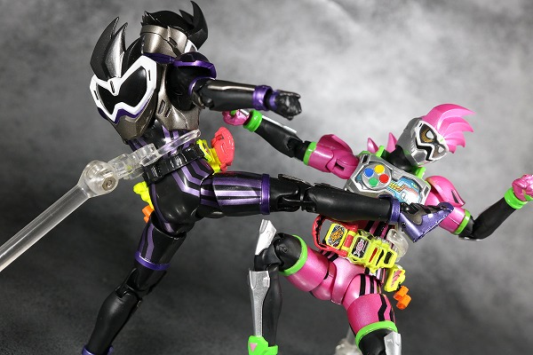 S.H.フィギュアーツ 仮面ライダーゲンム アクションゲーマー レベル2 スポーツゲーマ レビュー アクション